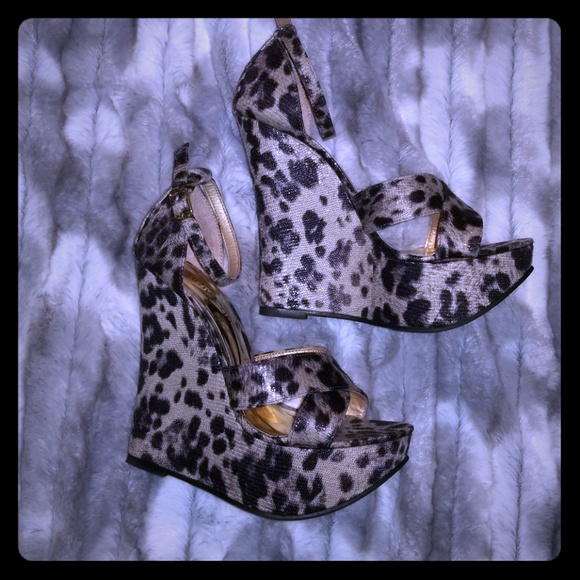 Cathy Jean Shoes - 🔥🔥 SEXY cheetah print wedges